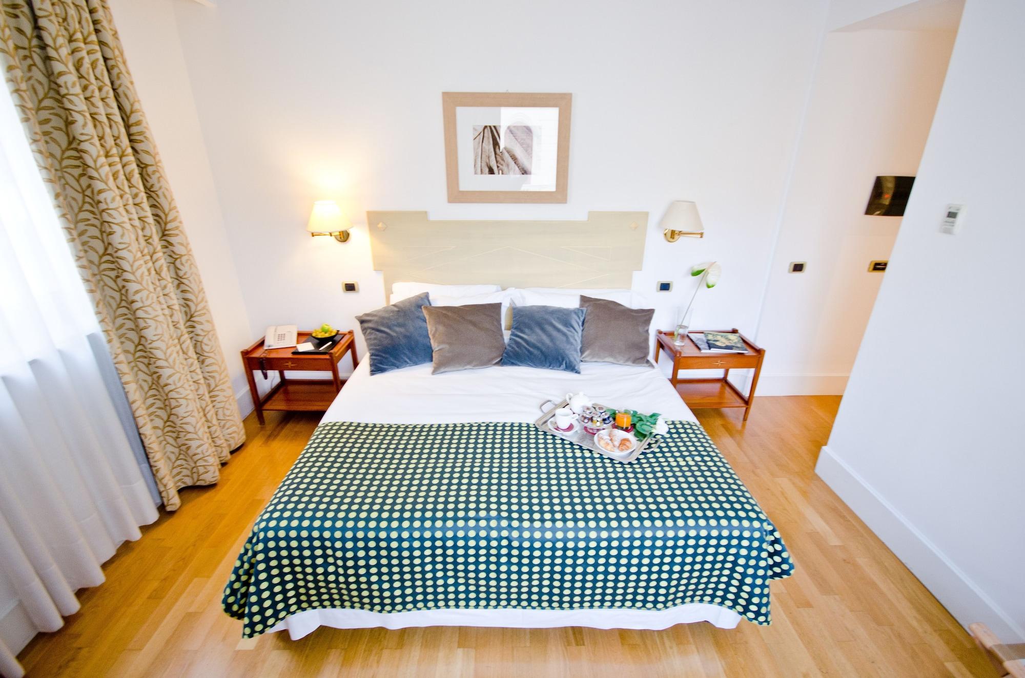 Hotel Plaza Opera Palermo Bagian luar foto