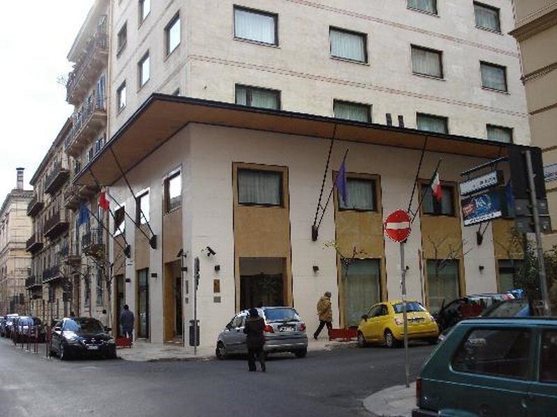 Hotel Plaza Opera Palermo Bagian luar foto